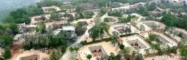 中国最极端的两个村庄 一个在天上, 一个却在地下!