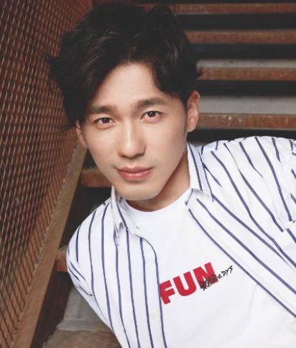  #吴奇隆#娱乐圈“本以为是长辈，其实是同岁”，忍得了吴奇隆，忍不了最后一对