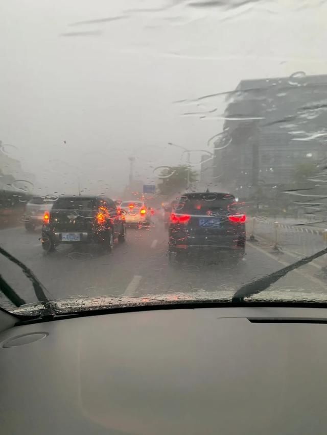  「预警」雨雨雨+冷空气来了！广西多地连发预警，未来几天天气是……