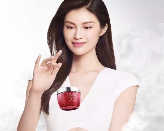 了解高圆圆宋茜吴宣仪的妆前神器，轻松get今夏最夯清爽哑光妆!