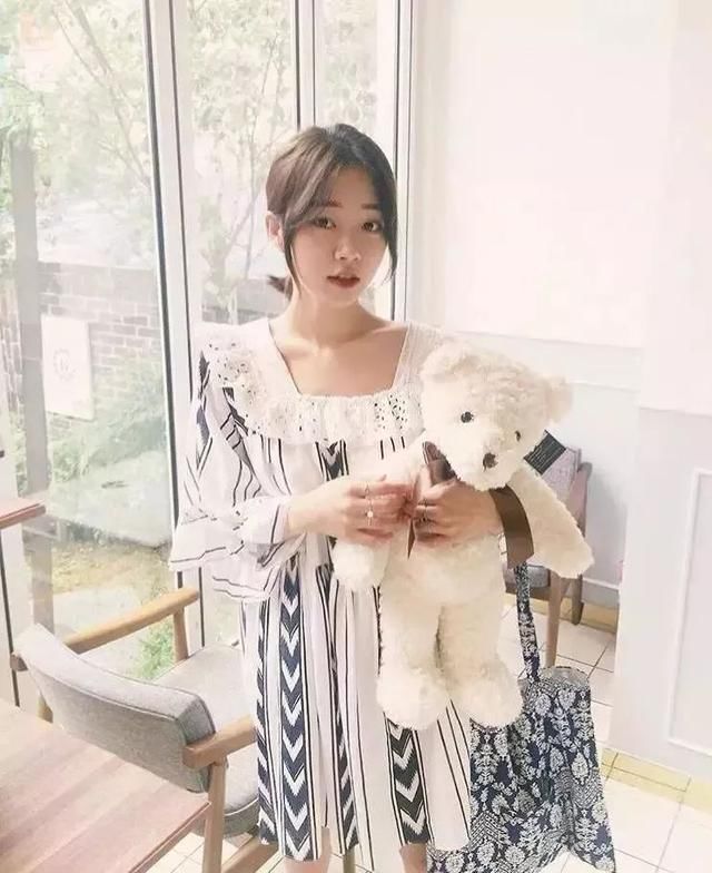 胸大的妹纸这样穿才会时髦高级又显瘦