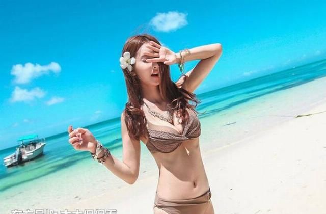  [美女]身材完美的比基尼泳衣美女，展现女神迷人风采，彰显女人味！