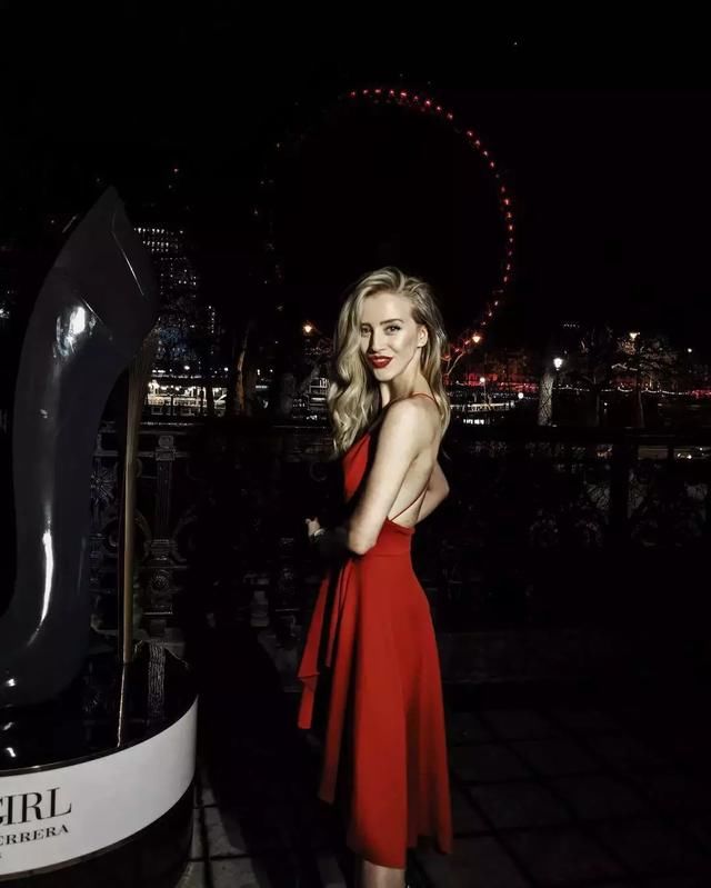 初代博主，最爱的还是她-换季穿衣没灵感?从她身上能找到!