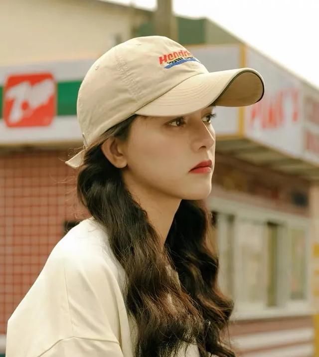  防晒■夏季出门必戴草帽,防晒、显脸瘦、百搭时髦~轻盈超透气,还折叠不...