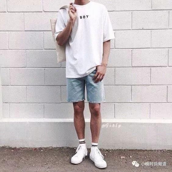 六招造型神技巧教你搭配Oversize T恤也能穿出好比例