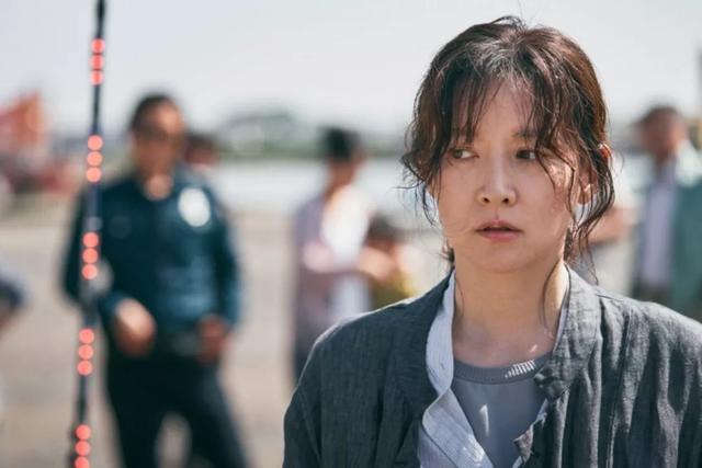 『身体』48岁的“大长今”中的李英爱靠葡萄代替晚餐,现在成了什么样子?