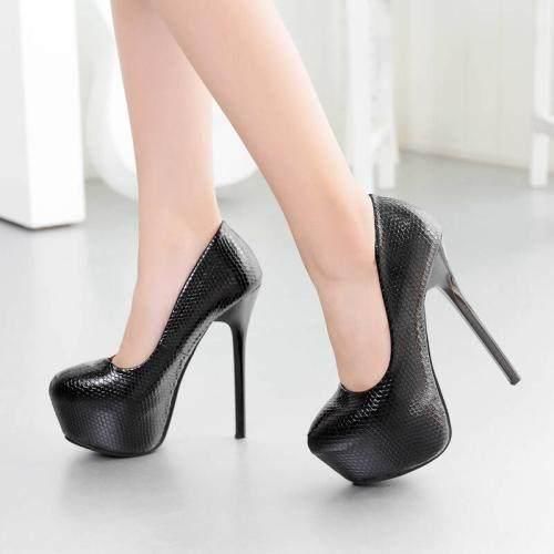 趣味测试：选一双最美的高跟鞋，测你是哪位童话公主？