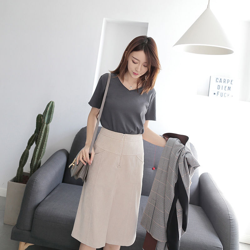 立秋之后出门别穿裙子，40岁女人这么穿，不显老，人见人夸好看