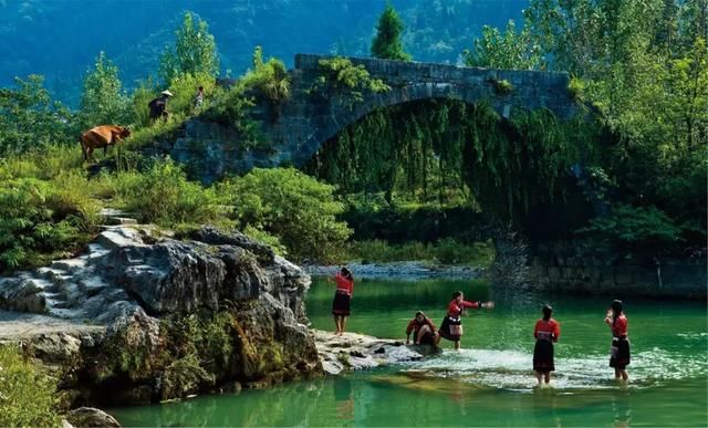 藏在火炉重庆的凉都秘境,坐拥8大清凉耍处,气温不超25℃!
