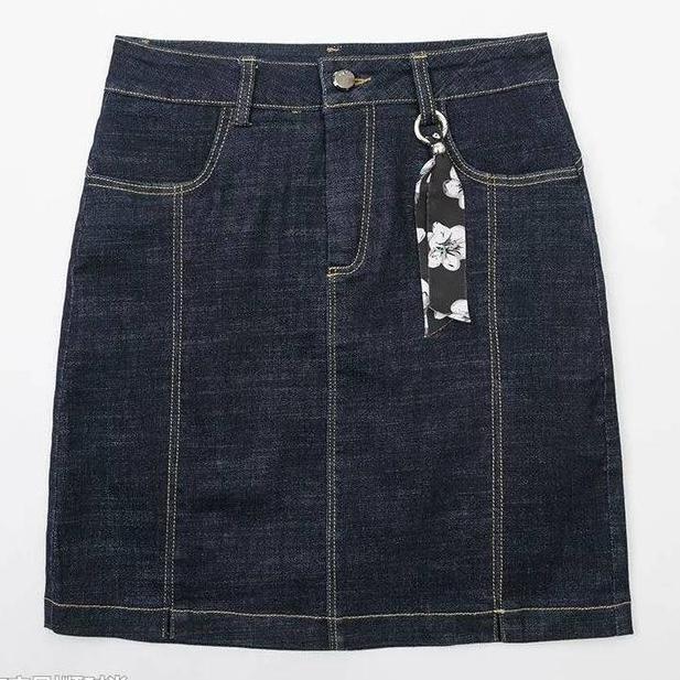 高跟黑丝配短裙，这才是这个夏天最性感的穿搭