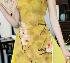 天啊!上班一身优雅迷人的真丝旗袍，太美太显气质了，同事都夸好