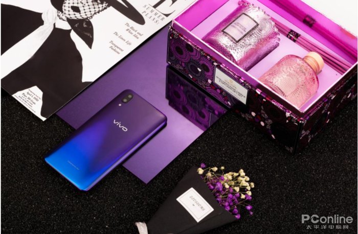 vivo X21魅夜紫香薰礼盒图赏:紫成一派的时尚飓风