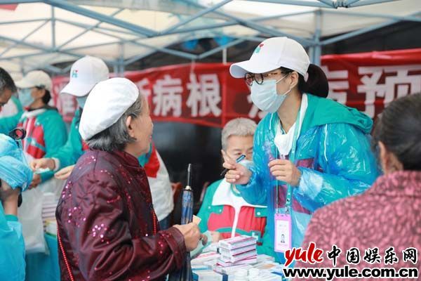 小沈阳辟谣！称正与韩红做公益  谭维维声音沙哑呼吁关注儿童健康