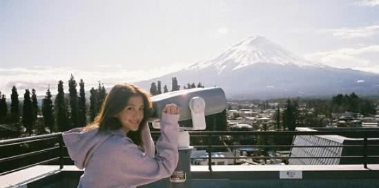 『吴千语』名牌包数不胜数，看病却嫌昂贵，27岁女星与富三代男友感情生变？