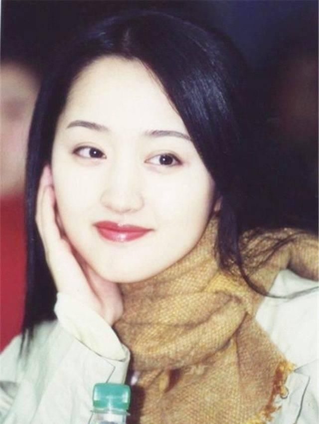  杨钰莹@“甜歌天后”杨钰莹真的像照片那么美吗？这组老照片足以见证