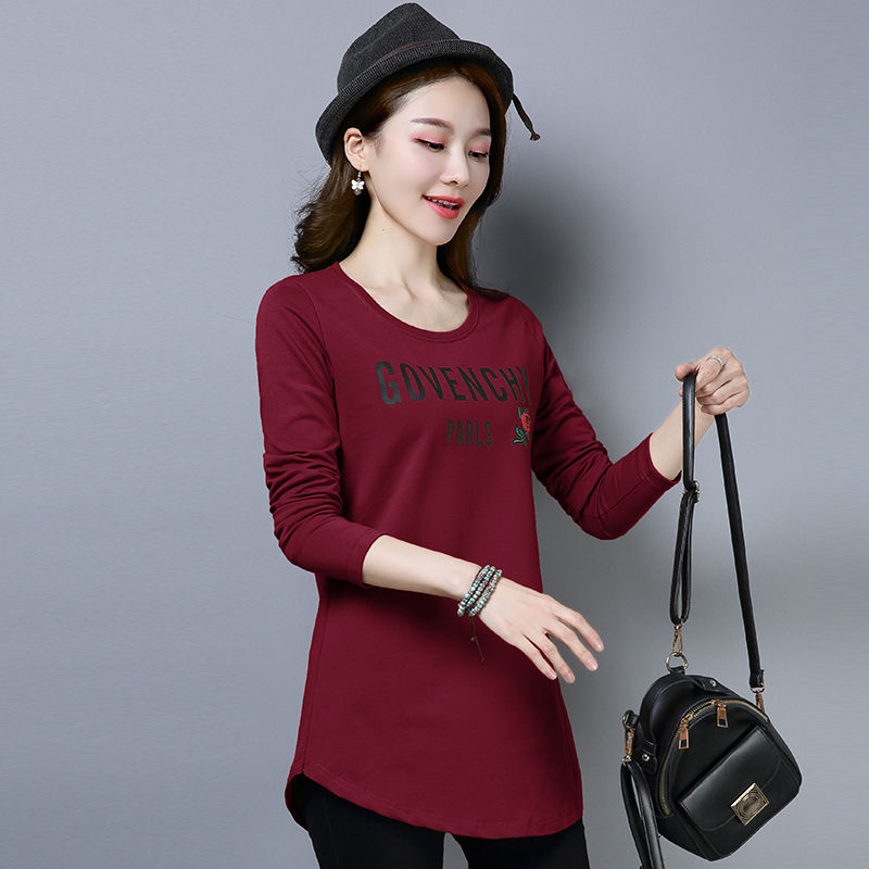 卫衣如今不兴了，秋天推荐这些“打底衫”+外套，真美值了