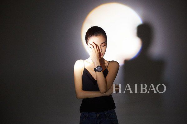 七夕情人节将至，千面女神Angelebaby和月球有个神秘约定?