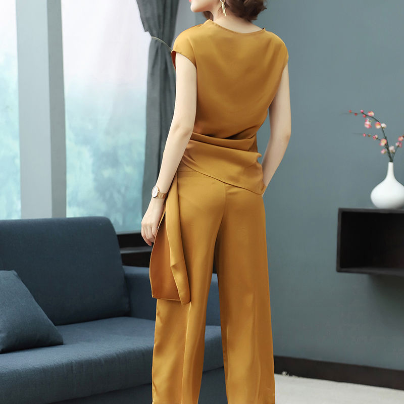 连衣裙早就过季了!现在流行的优雅套装,随便一款都高挑吸引人