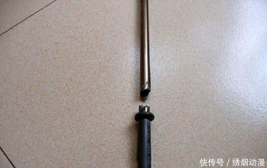 『生活费』鱼跑了,杆也断了,钓鱼人半个月的生活费没了