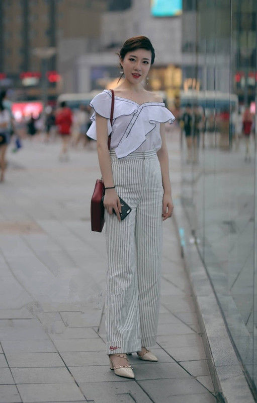 街拍路人，个性出众的时尚穿搭参考，让你洋气十足，魅力飙升