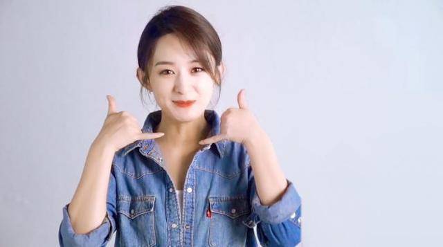 有一种短发叫赵丽颖的短发，看似普通，网友：可你驾驭不了