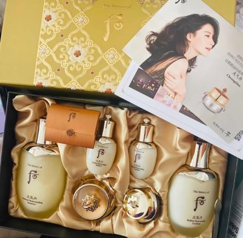  女生@月入过万的女生都用什么护肤品？SK2不算什么，这几款才是最爱！
