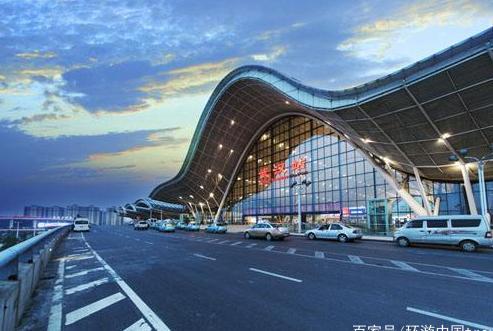 中国最漂亮火车站：花费140亿，历时5年才建好，获得多项建筑大奖