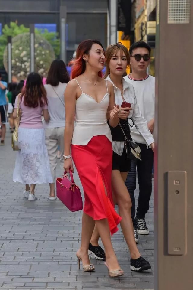  『半身搭配』高跟鞋时尚优雅，带给女性自信与美丽