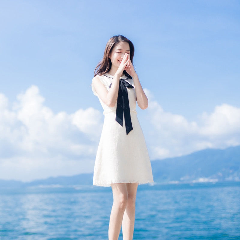 难怪姐姐不穿阔腿裤!原来现在流行“香风裙”，穿上美得让人心动