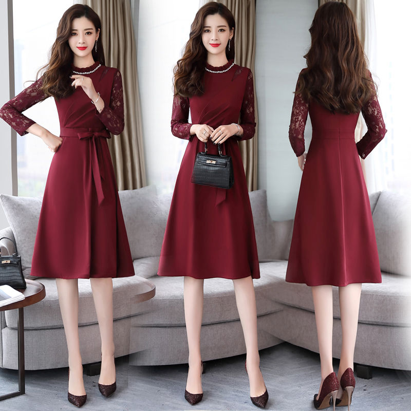 套装早穿腻了,秋季最时髦的连衣裙,简约而不失优雅,美极了