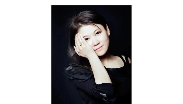 「妈妈们」生完孩子头发没空打理,肌肤再亮也感觉老5岁!