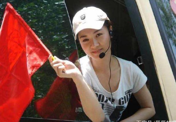 为什么漂亮女导游单身居多？与游客深交后透出实情，原因让人感慨