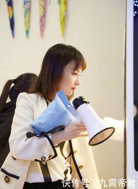  #遮脸#还在留着黑长直吗？今年该换换发型啦！减龄又遮脸哦
