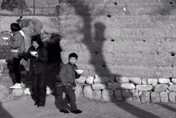  [照片]在义门,一组农村30年前吃饭的老照片!看完莫名感伤!