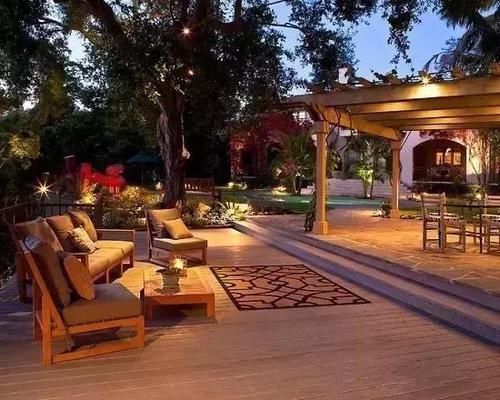 露台装成这样，一看就是个土豪，这样的露台谁不想要一个呢？