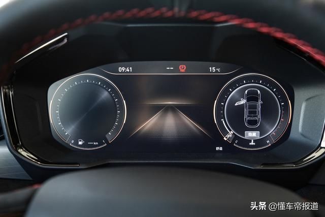  [比普通版车]想要不一定能买到，6.7秒“破百”，静态体验领克05时间限量版