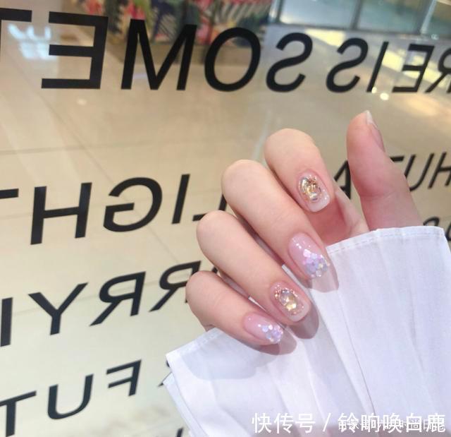  「钻石」早春BlingBling的亮片美甲合集，这些神仙美甲真的超好看！