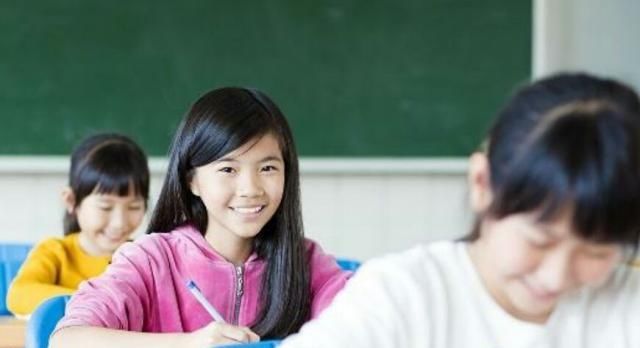 九江一个美女不足三十岁就做了副县长，可惜只当了三个月