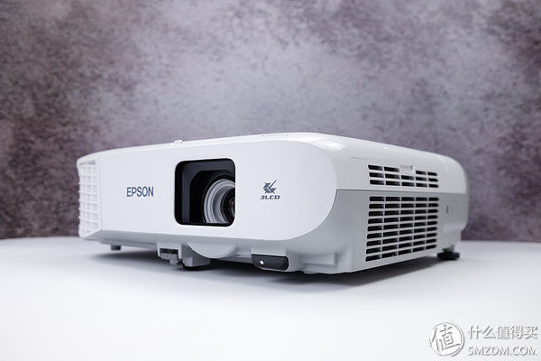 #达人发文幸运屋#商教两用的专业投影机新选择:探寻 EPSON 爱普生CB-970 投影机