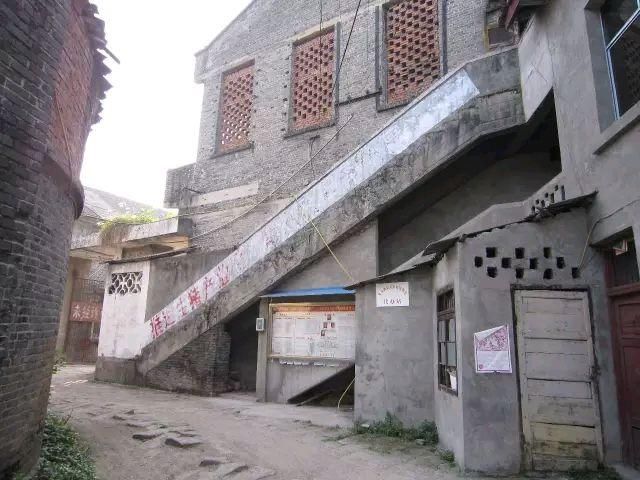 四川这座兵工厂，辉煌至极，警卫森严，完成中央一号绝密任务