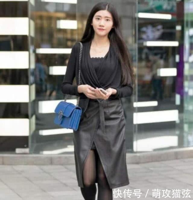  『设计』小姐姐一件白色的修身连衣裙，无袖的设计更加的清爽