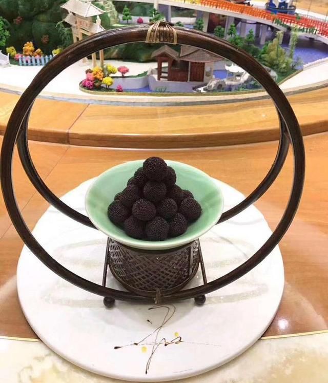  【杨梅栽培】想尝鲜看这里，早几天100元，现在80元每斤，云南特早杨梅杀入浙江市场