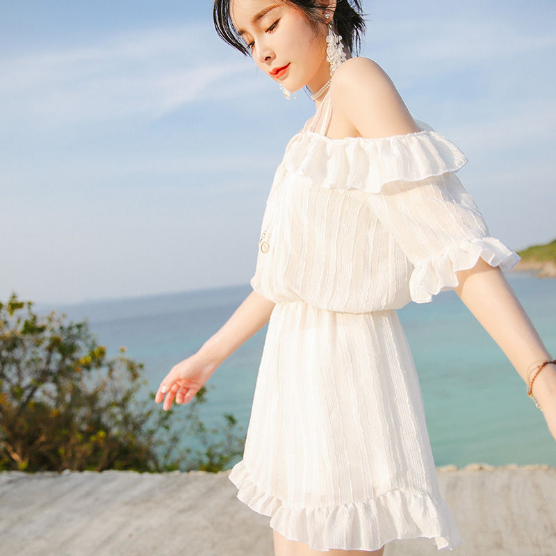 新鲜出炉的:“比基尼”，穿着它走在海边上，一定迷倒整个沙滩