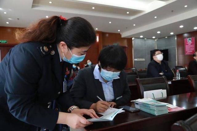  【济南市】纾难解困送春风——记济南市市中区税务局第一税务所副所长崔蕾