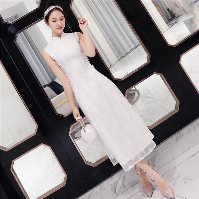 显瘦不挑人，绣花斗篷两件套旗袍，给你带来优雅奢华的体验!