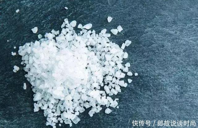 螨虫折腾你脸，4个损害的会出现，采用2招清走它！!