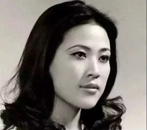  [老照片]来自世界各地的美女老照片：在没有整容手术的年代，她们的美丽是原创的！