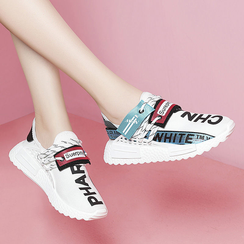 比高跟鞋清新时尚的小白鞋，9月刚上新，今秋穿出你的少女风