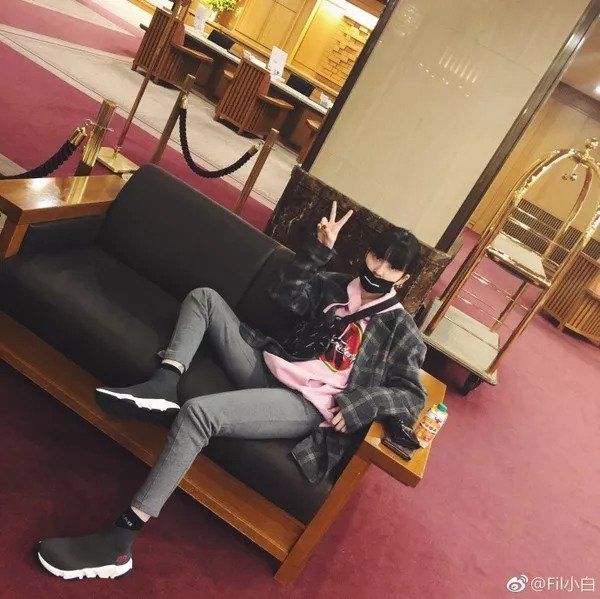 这个小女生竟是李宇春宋茜背后的时尚推手，比明星还带货!