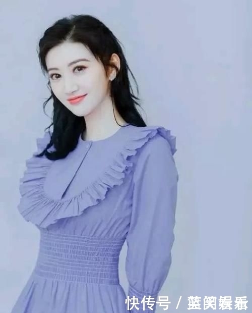  景甜■景甜写真照一袭收腰长裙秀出好身材，网友皮肤真白